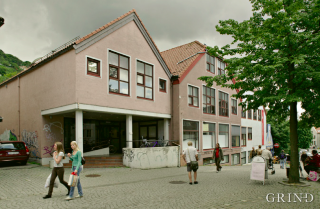 Forretningsbygg i Marken (Knut Strand)
