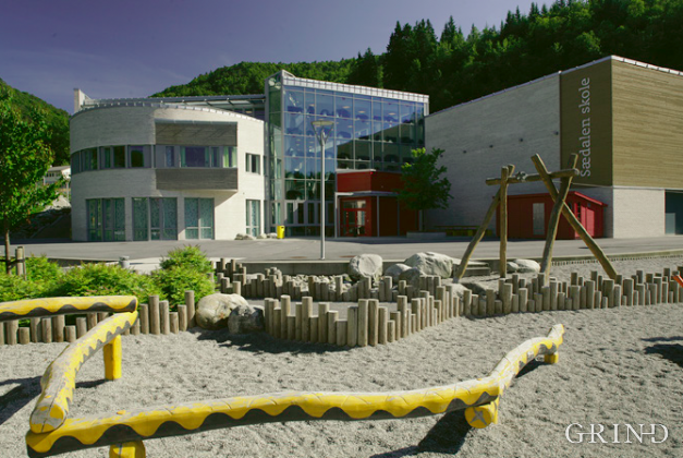 Sædalen Skole (Knut Strand)