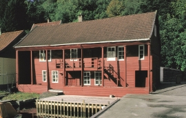 The old Guesthouse place in Strusshamn burned down to the ground in 1993.